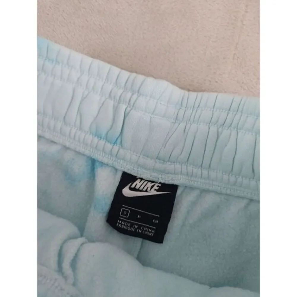 Nike Womens Recreation Club Fleece Shorts Womens Small‎